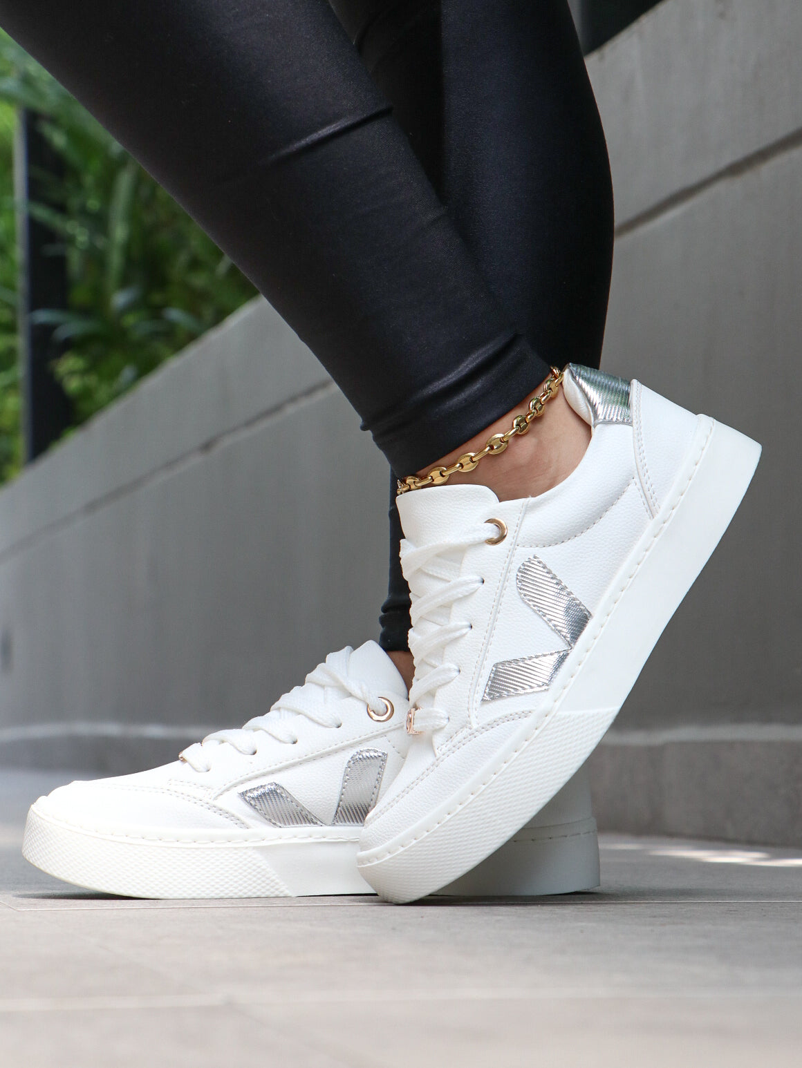 CALZADO DEPORTIVO - VEJA 2324 (última unidad)