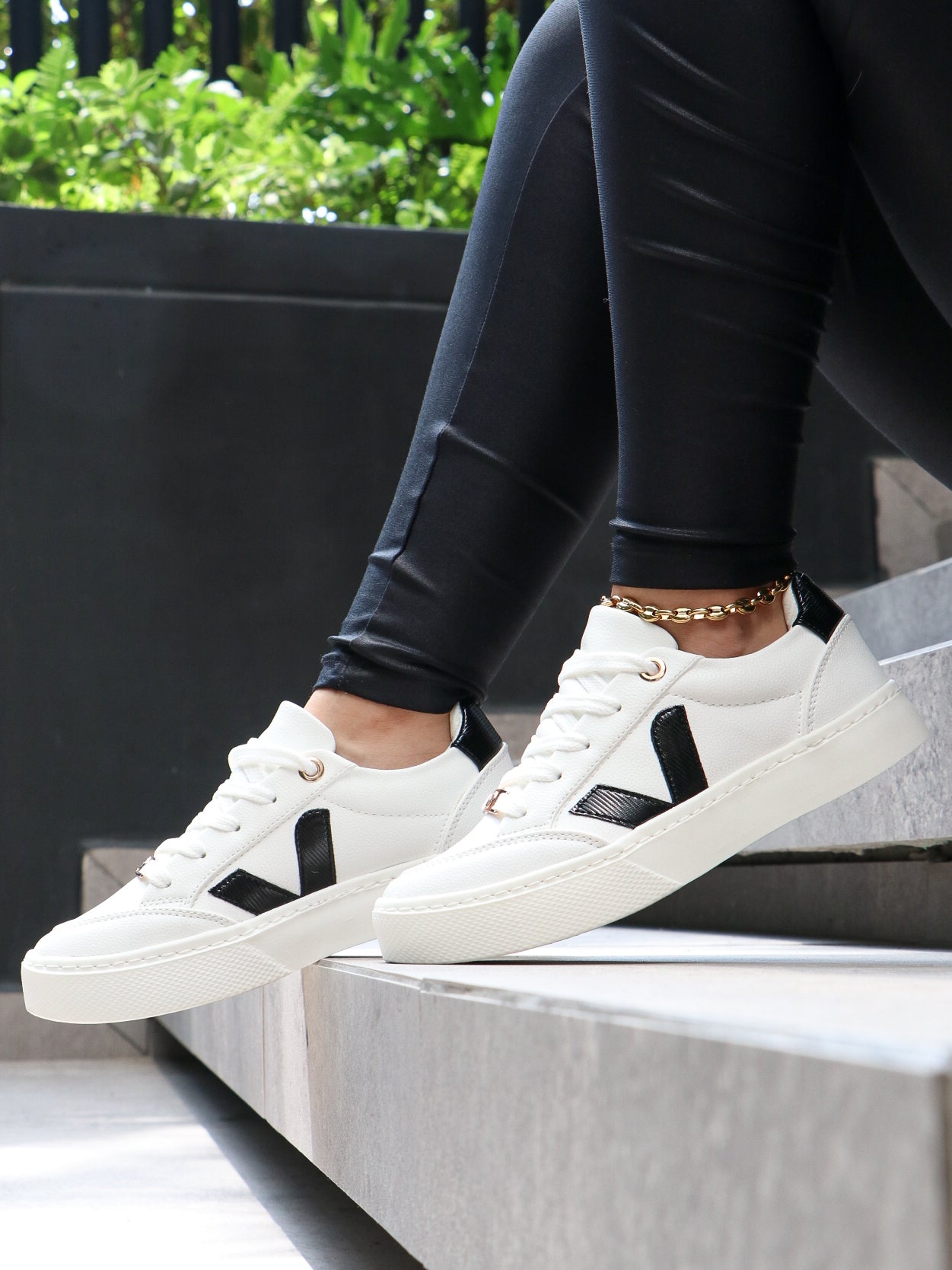 CALZADO DEPORTIVO - VEJA 2324 (última unidad)